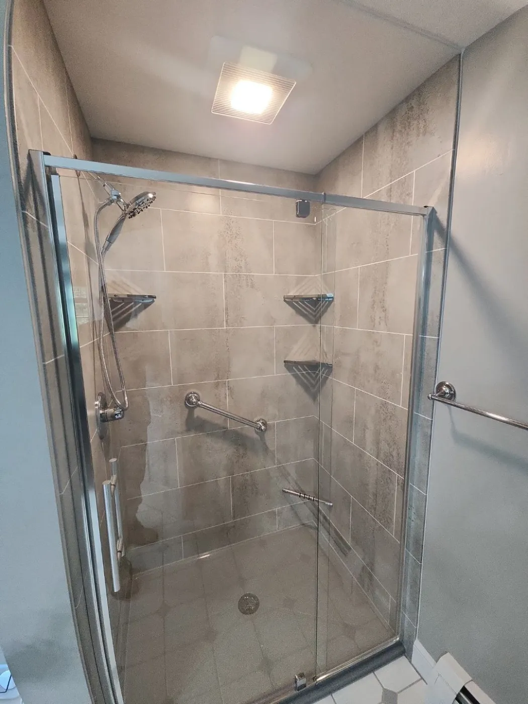 Carbon Ash Roman Block BCI Elite Shower Walls Onyx Shower Base