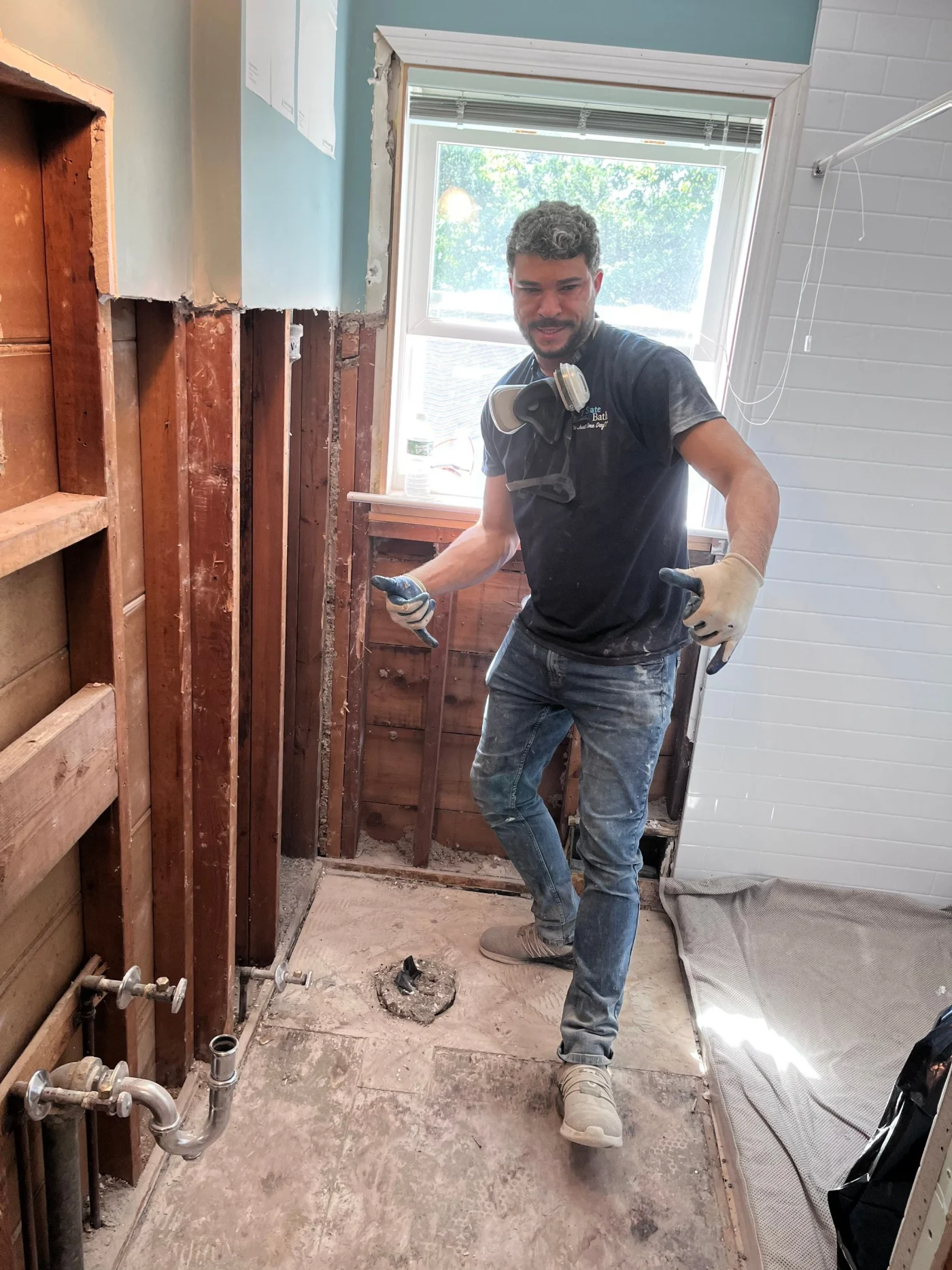 Bay State Bath installer demos bathroom during 5-day remodel in Warwick, RI